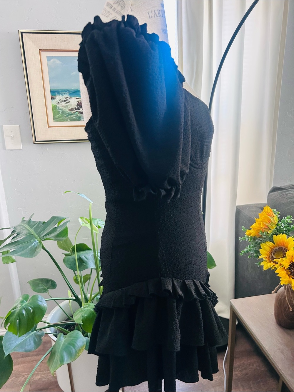 PrettyLittleThing Black Textured Puff Sleeve Frill Skirt Bodycon Dress - Picture 5 of 9